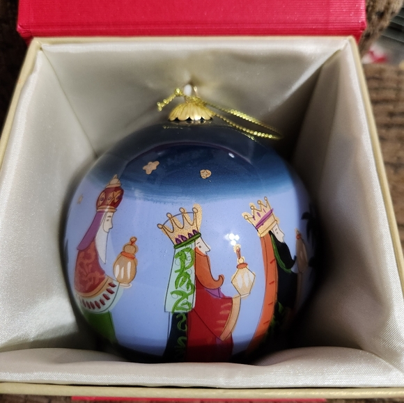 Pier 1 Hand Painted Christmas Ornament Li Bien Nativity Mary Joseph Jesus Rare - Picture 9 of 9